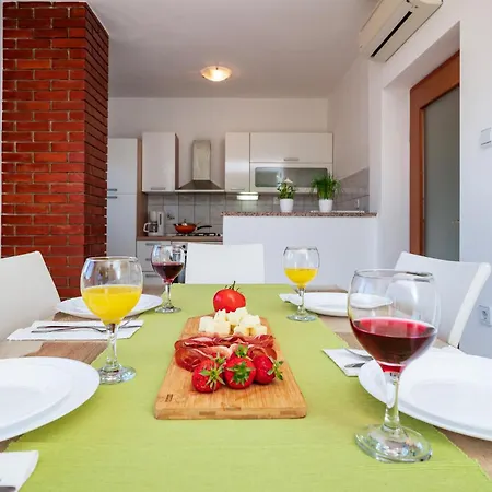 アパート Pula 21 *