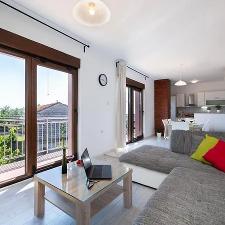 Apartmán 21 *