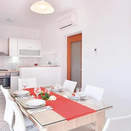 Gorgeous Apartment In Pula With Kitchen Apartment Muntic