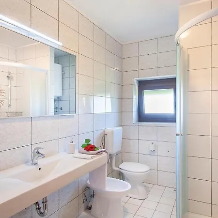 Apartment Gorgeous Apartment In Pula With Kitchen Muntic