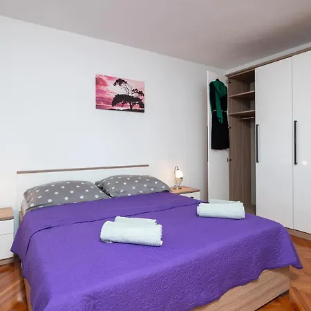 Gorgeous Apartment In Pula With Kitchen Apartment Muntic