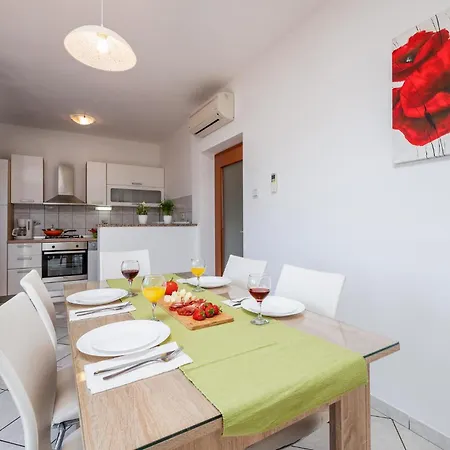 Apartment Gorgeous Apartment In Pula With Kitchen