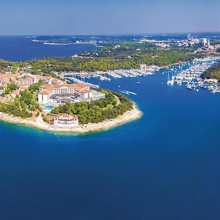 Gorgeous Apartment In Pula With Kitchen Apartment Muntic