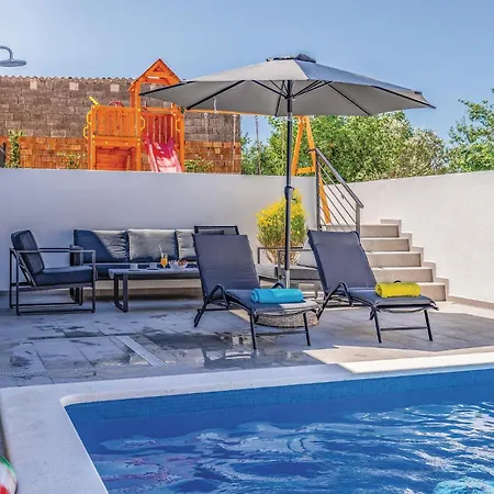 Nice Apartment In Pula * Pula